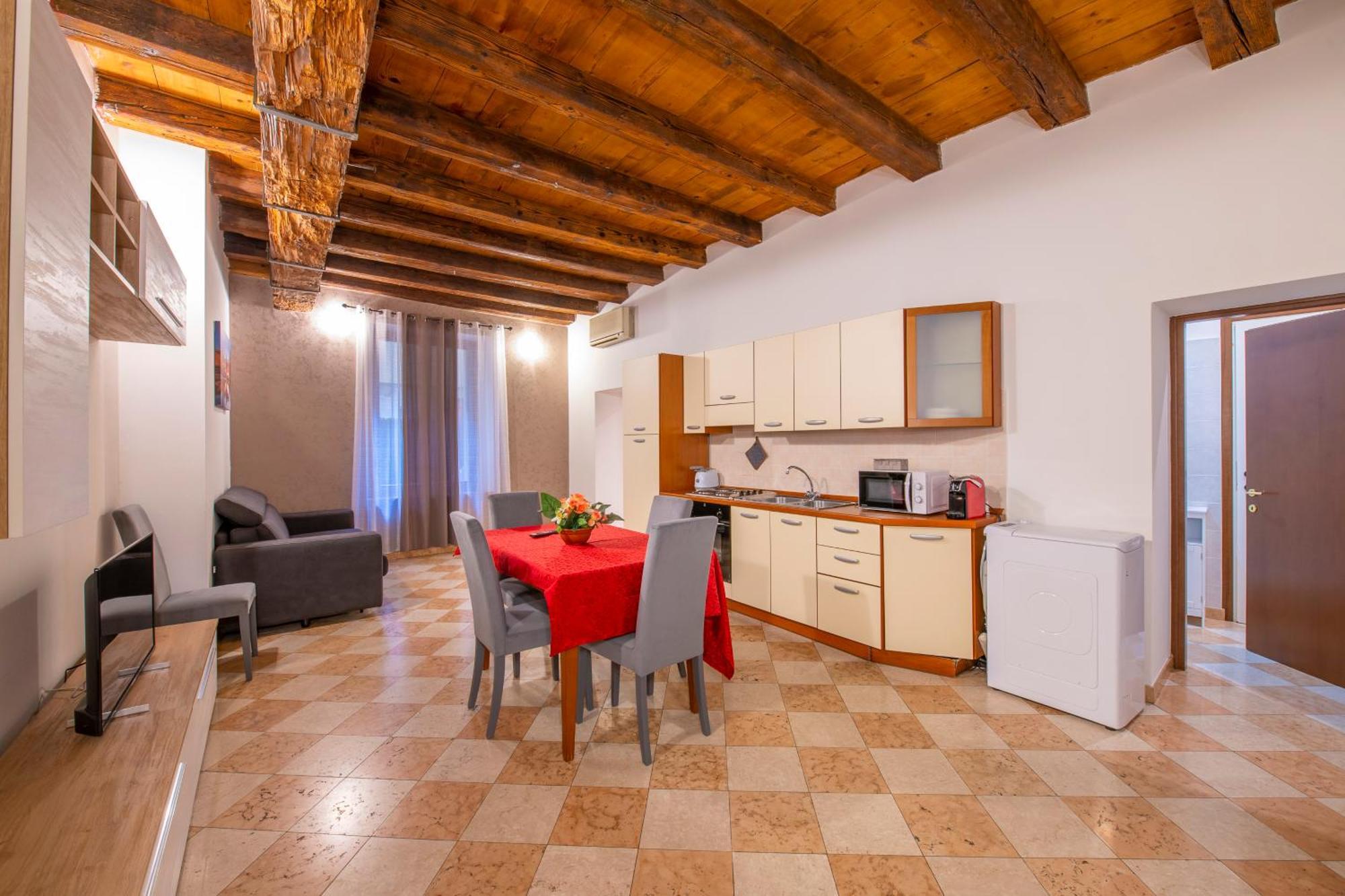 Apartment Arena Mazzini *