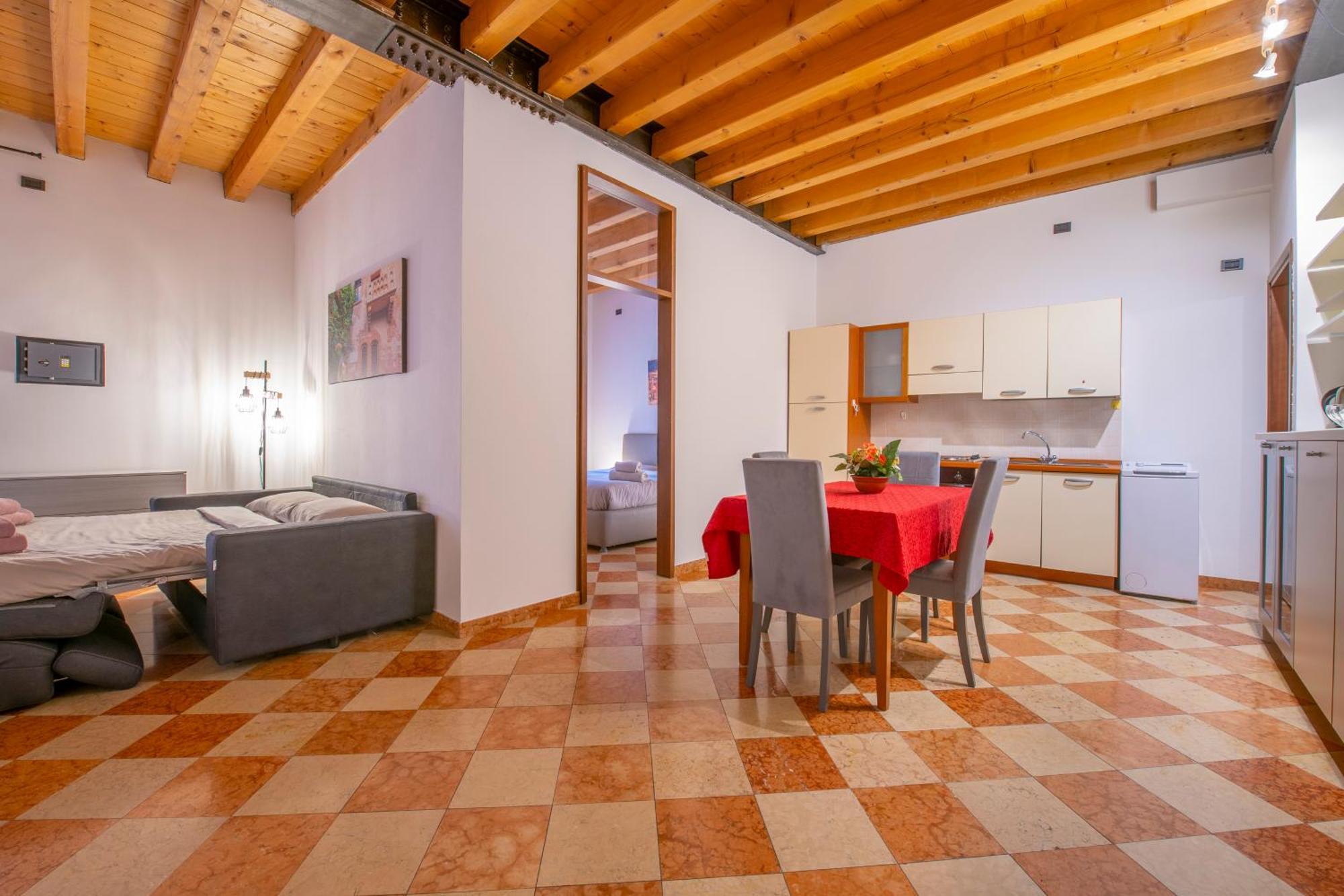 Apartment Arena Mazzini
