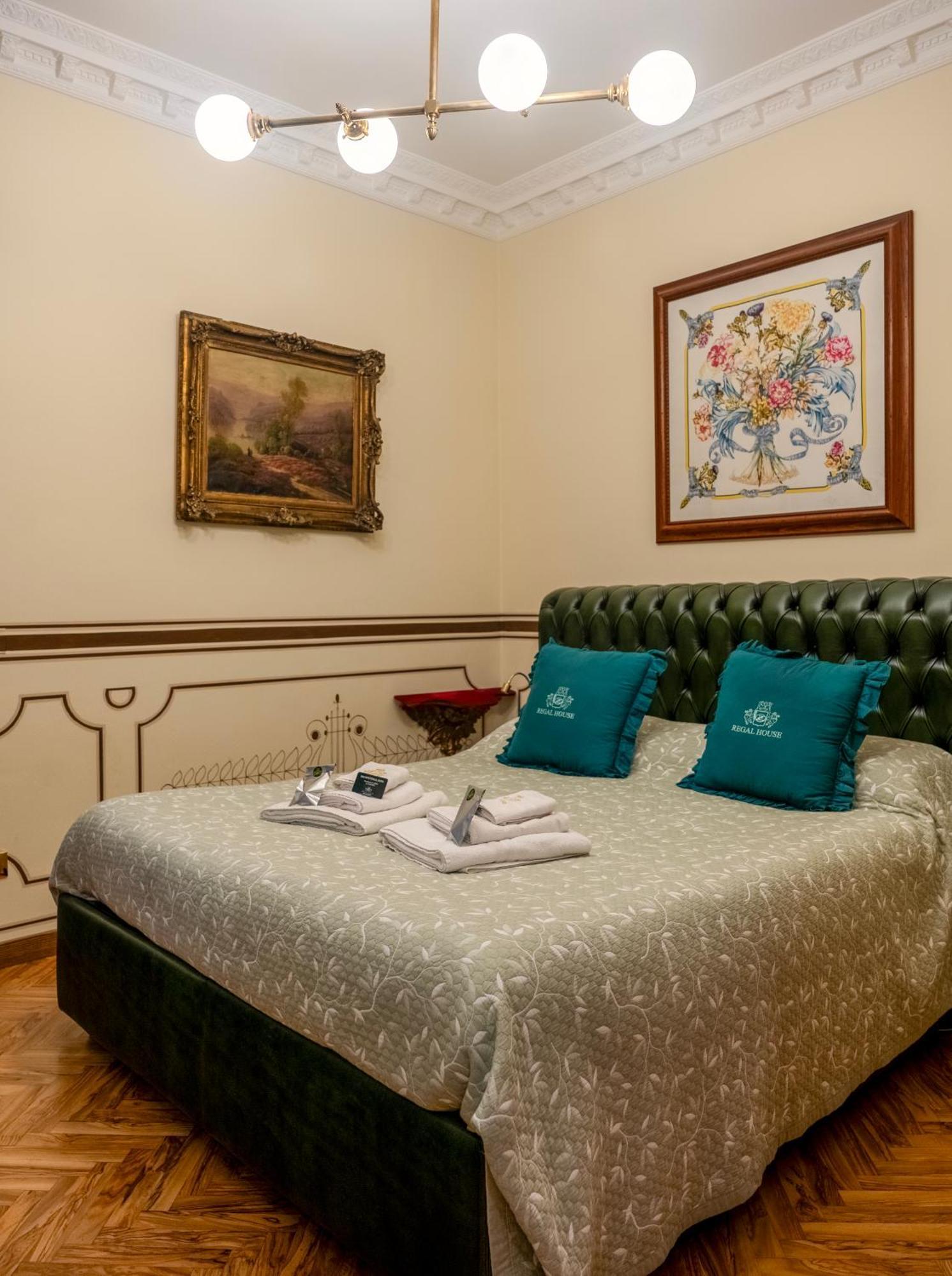 Regal House Vescovado Guest house