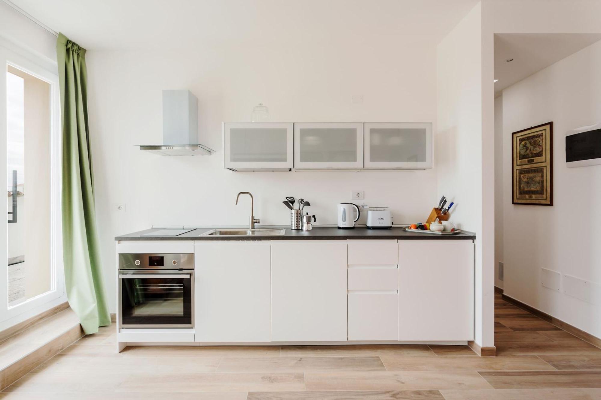 Apartment Amazing Flat With Big Terrace And Private Car Park *