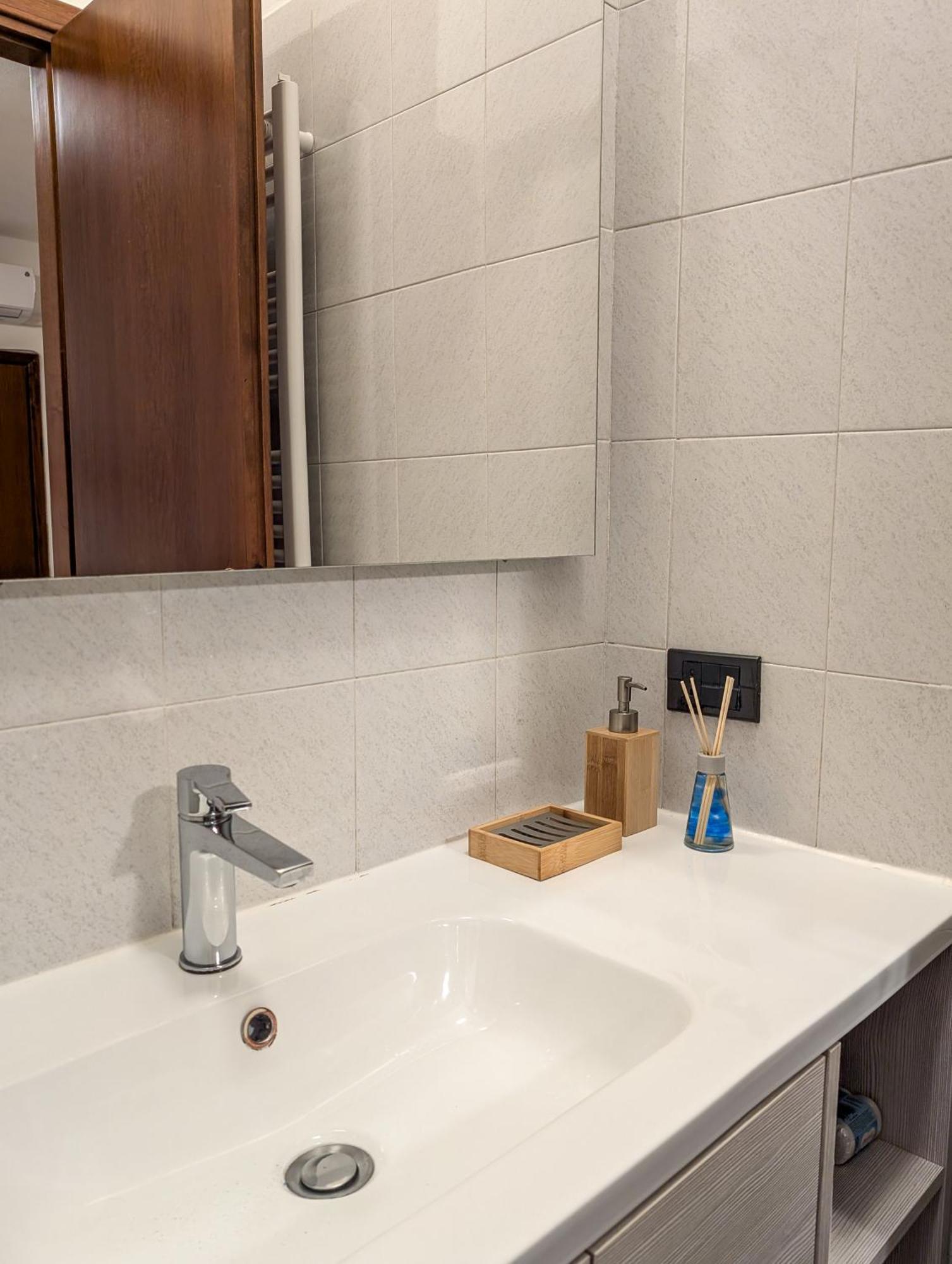 Casa Olga - Bilocale Con Terrazzo Zona Fiera *