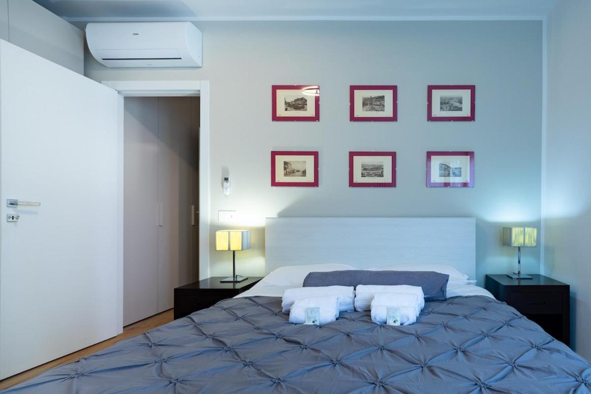 Modern Red Flat In *
