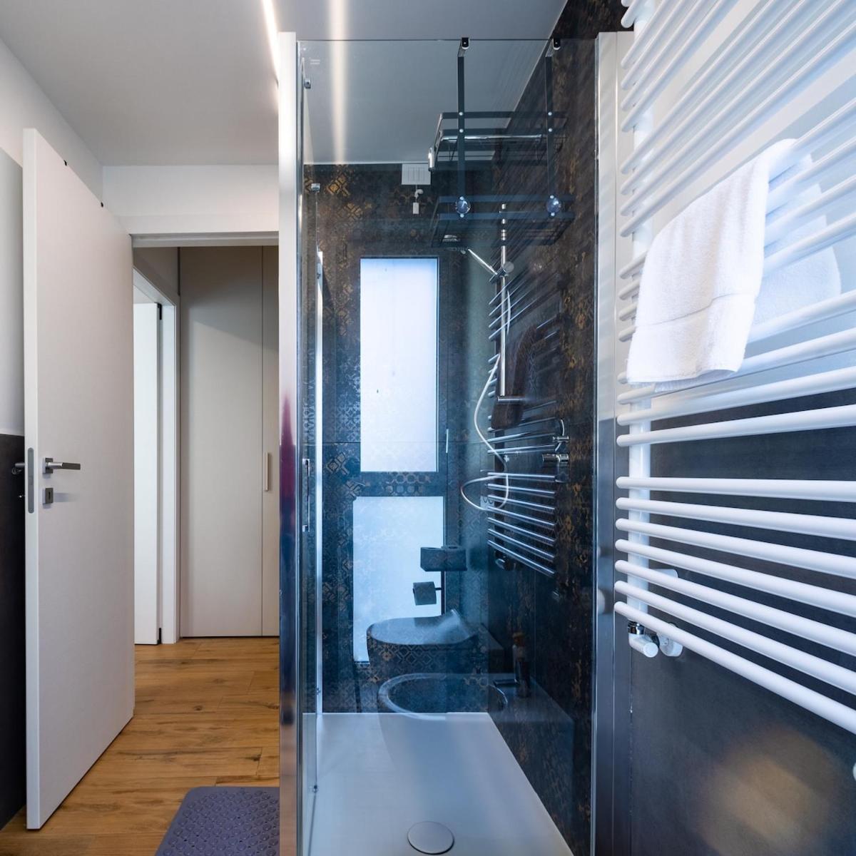 Modern Red Flat In Apartment Verona