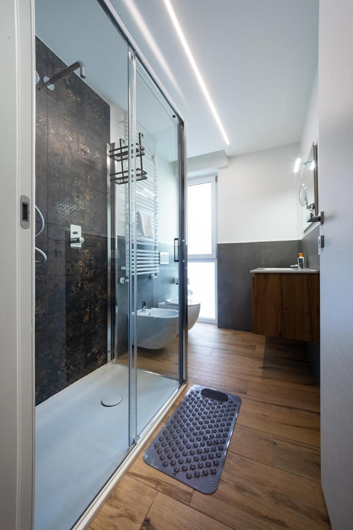 Apartment Modern Red Flat In Verona