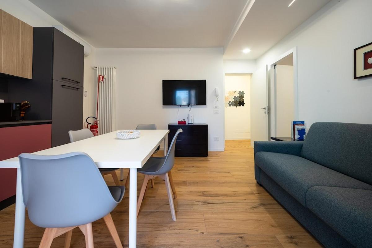 Modern Red Flat In Verona