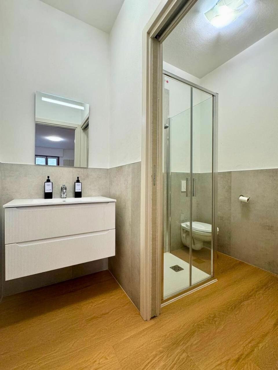 3 - 3 Bath - Bright Modern Apartment *