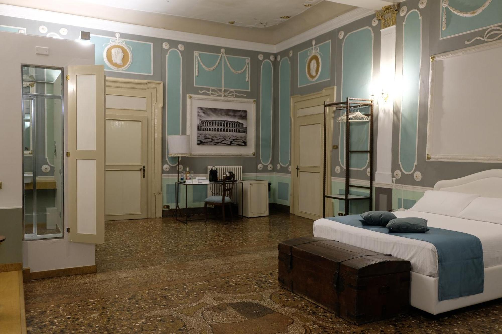 Palazzo Negri Apartment *