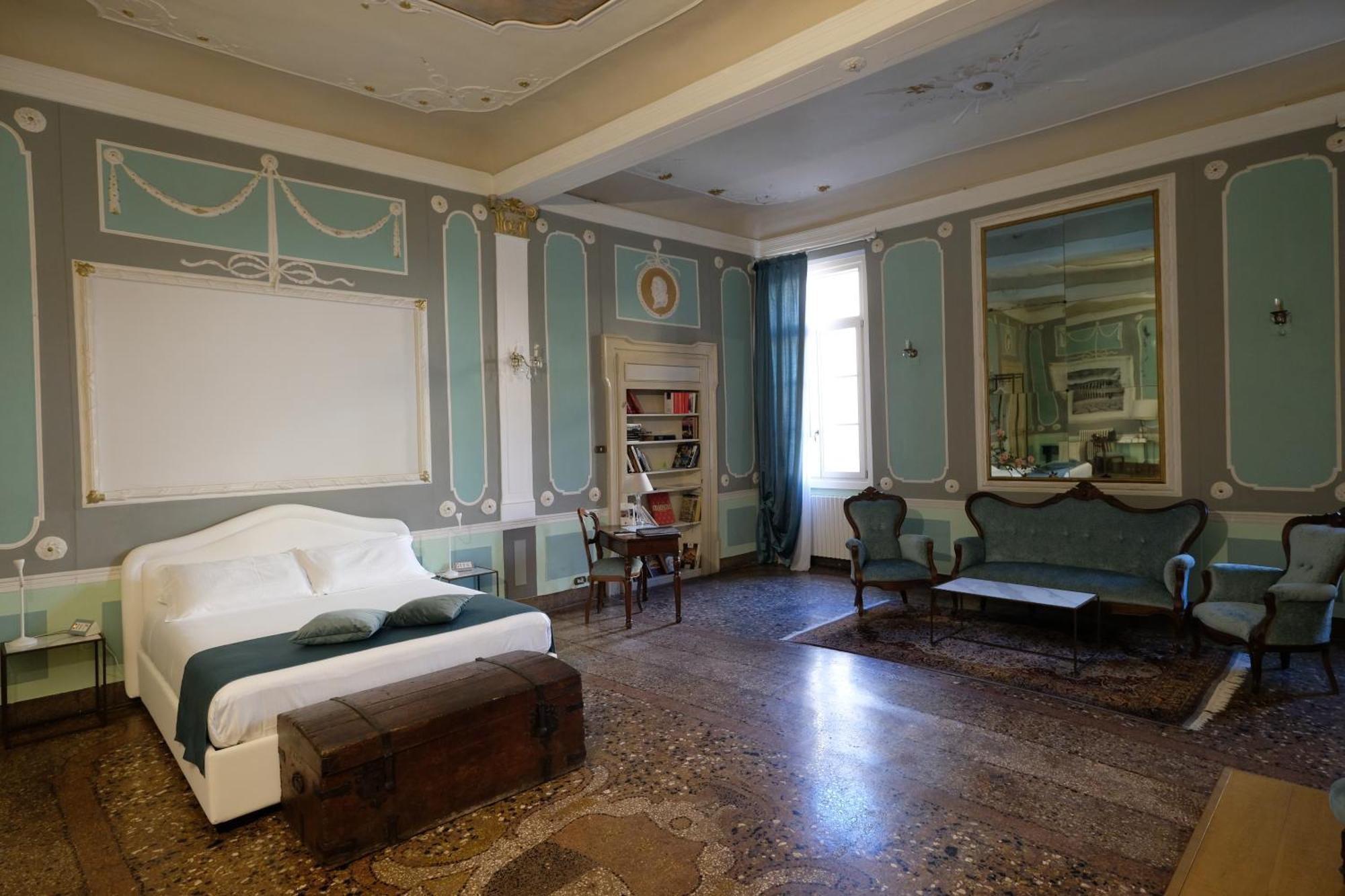 Palazzo Negri Apartment *
