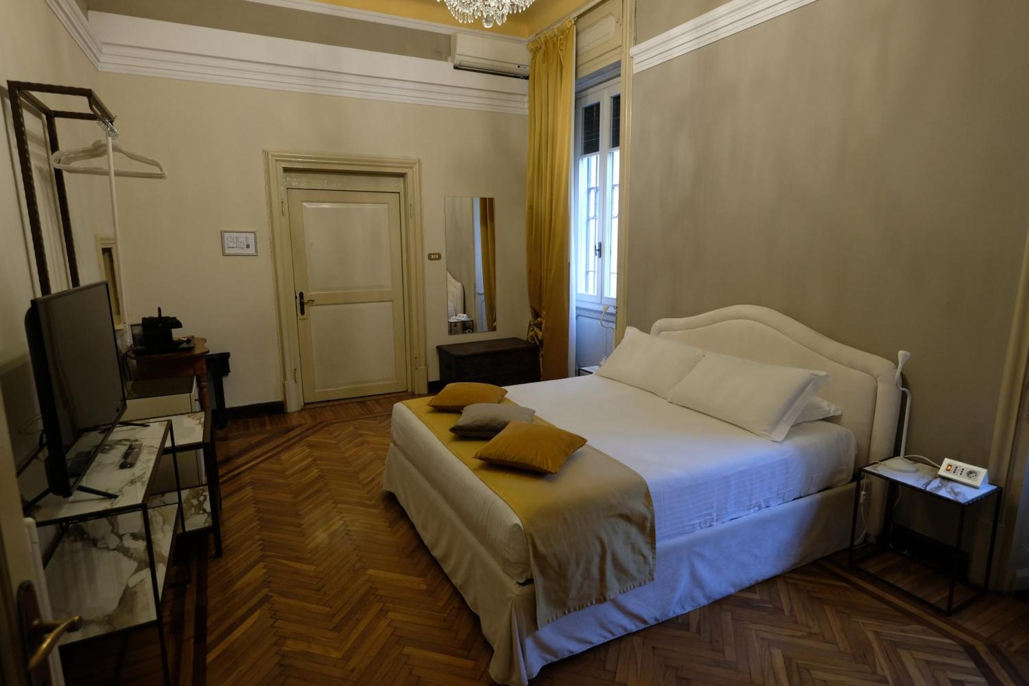 Palazzo Negri Apartment
