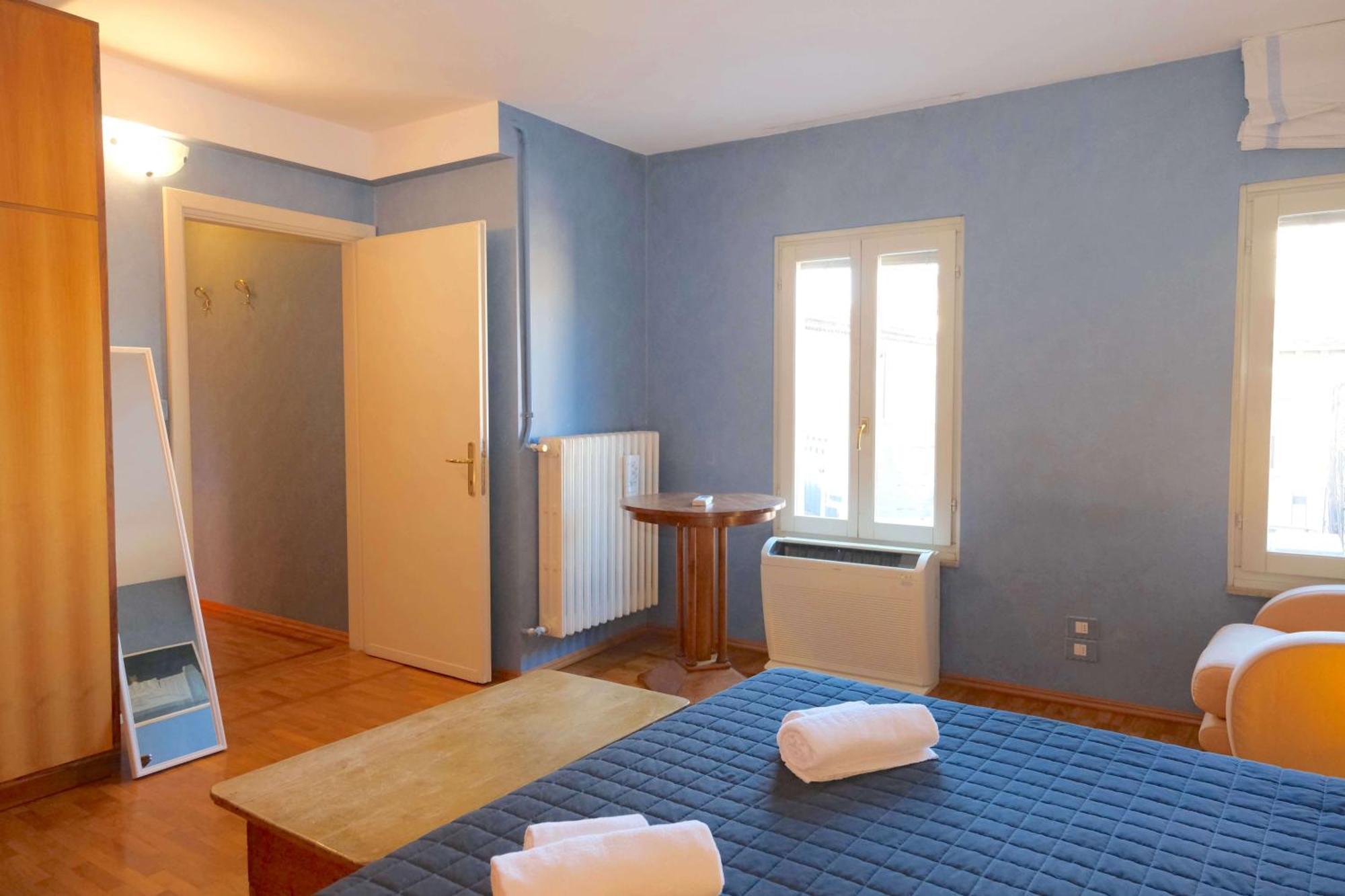 Vr Blu In Bra Apartment *