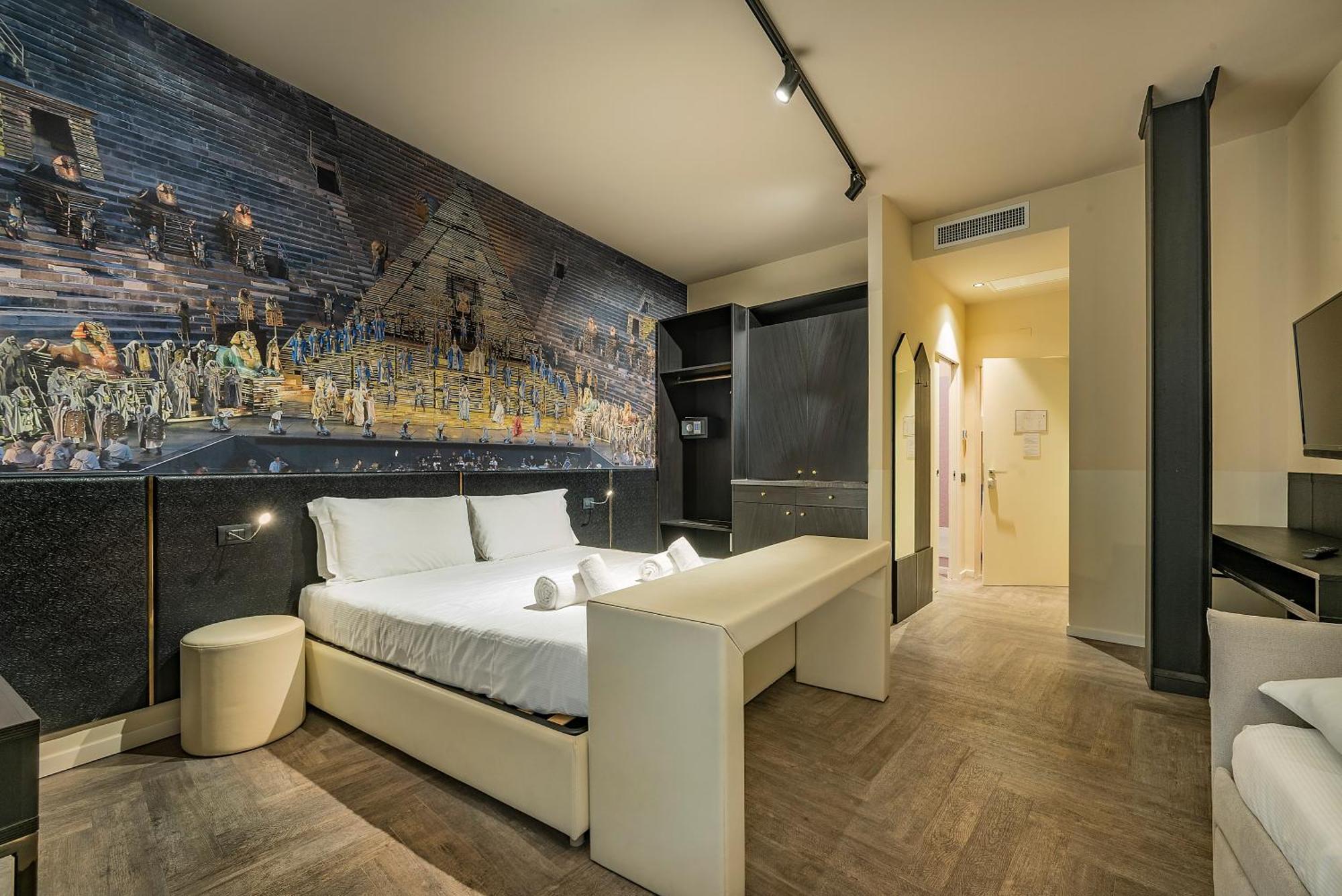 Italianflat - Roman Theater Old Town Guest house *