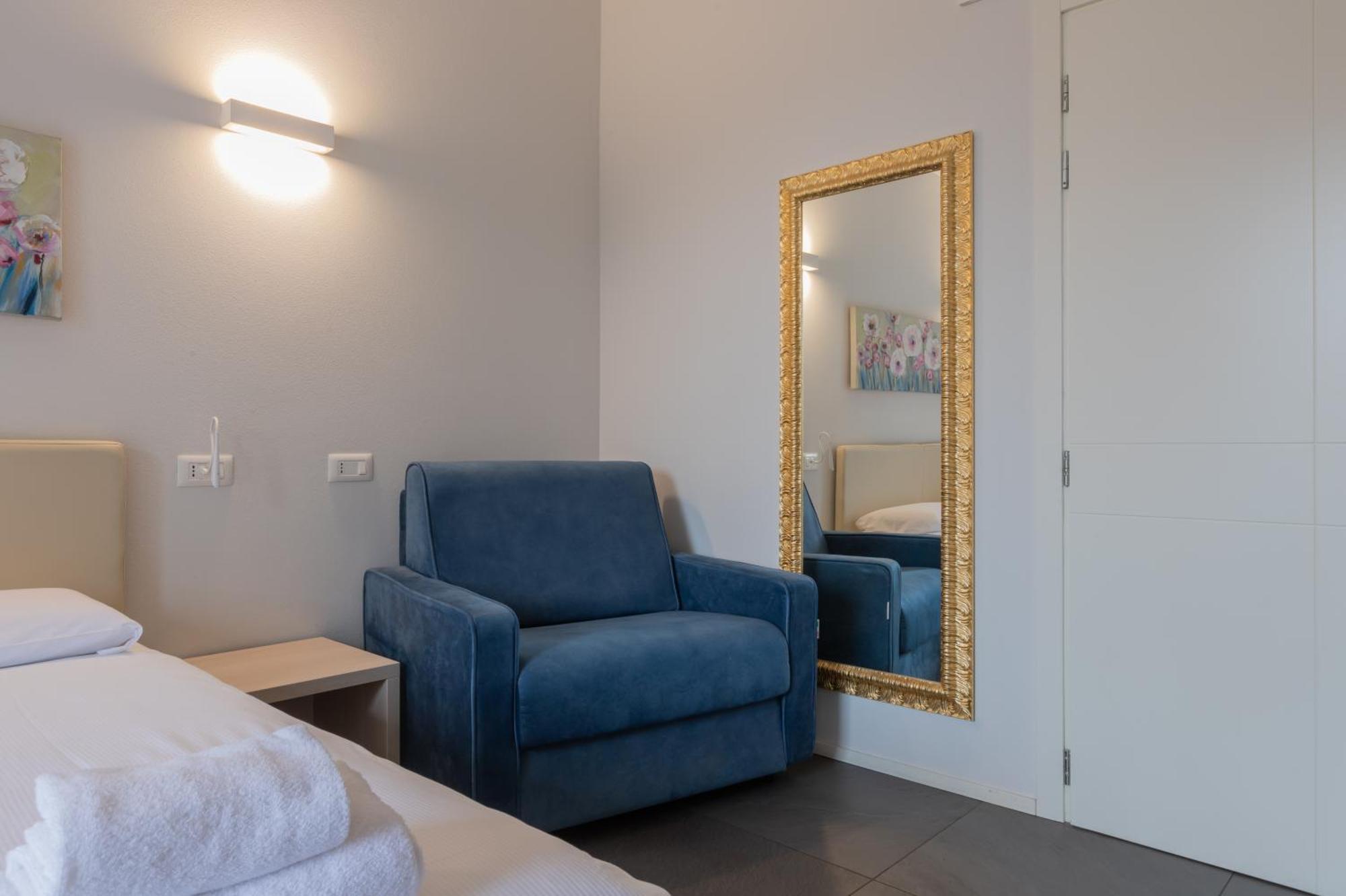 Hostel Stravagante & *
