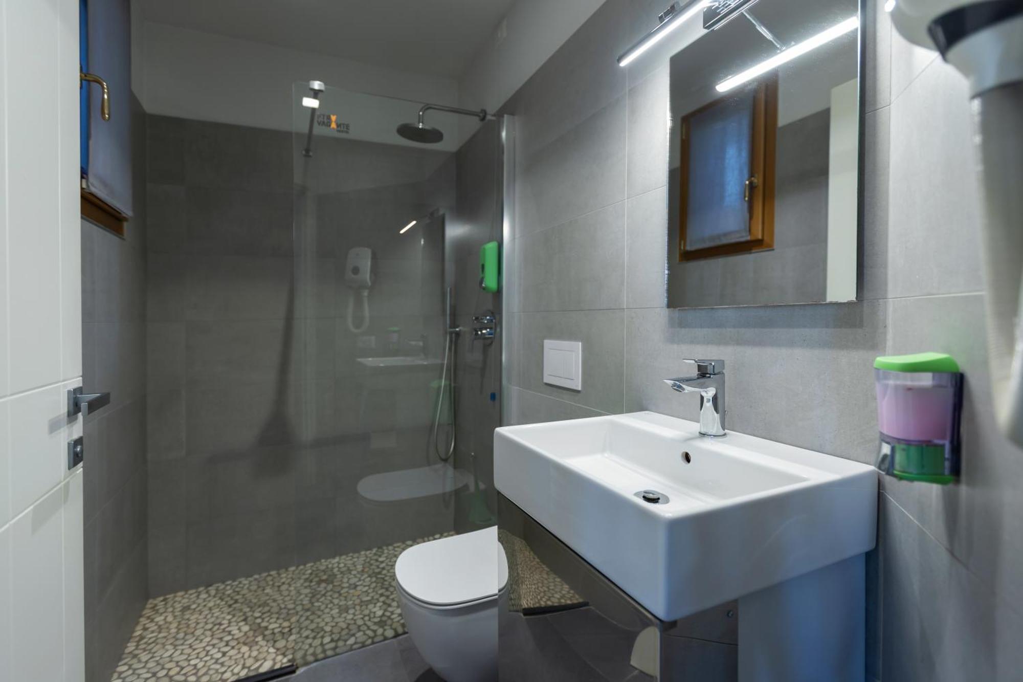 Hostel Stravagante &