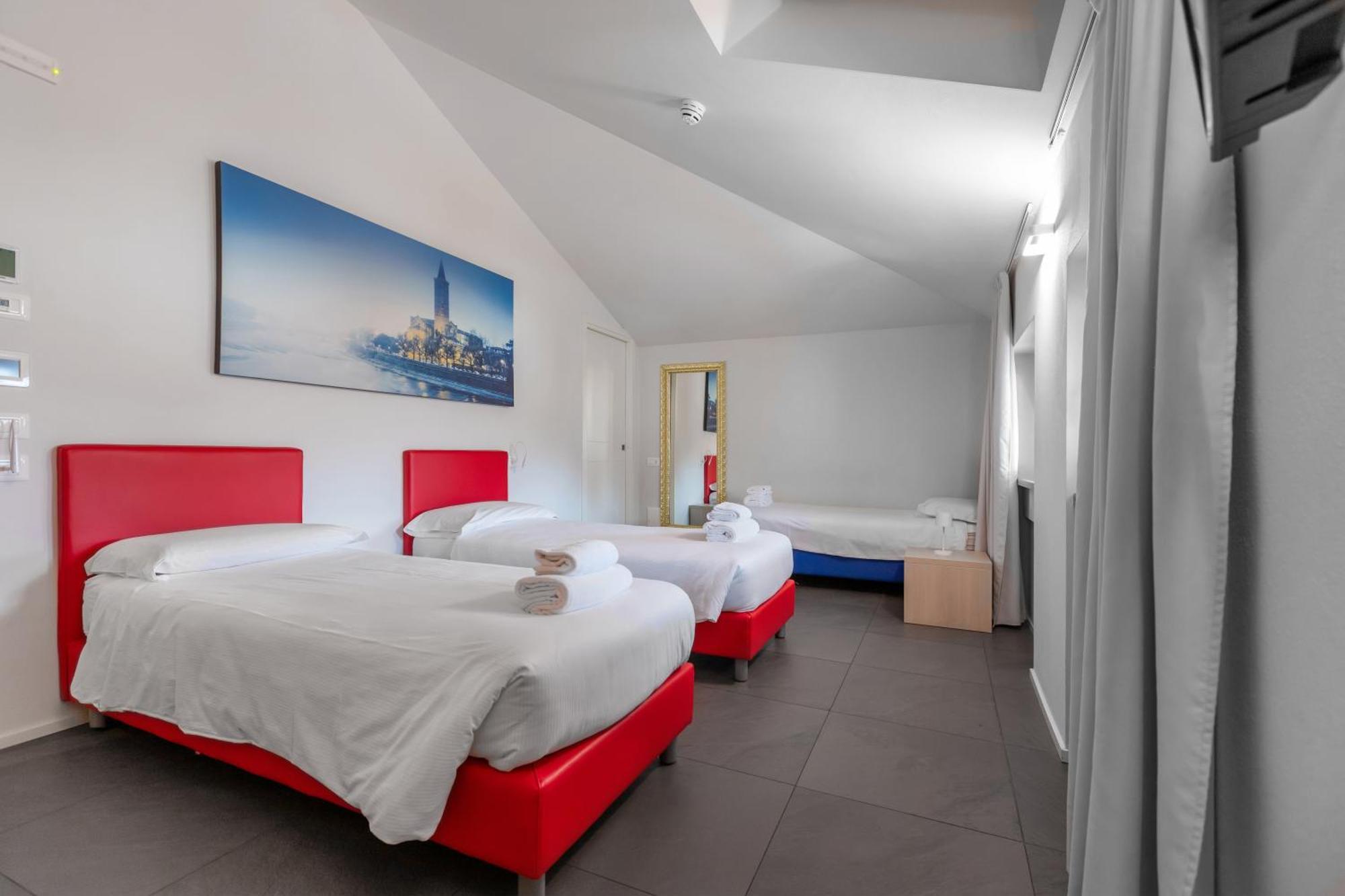 Hostel Stravagante & *