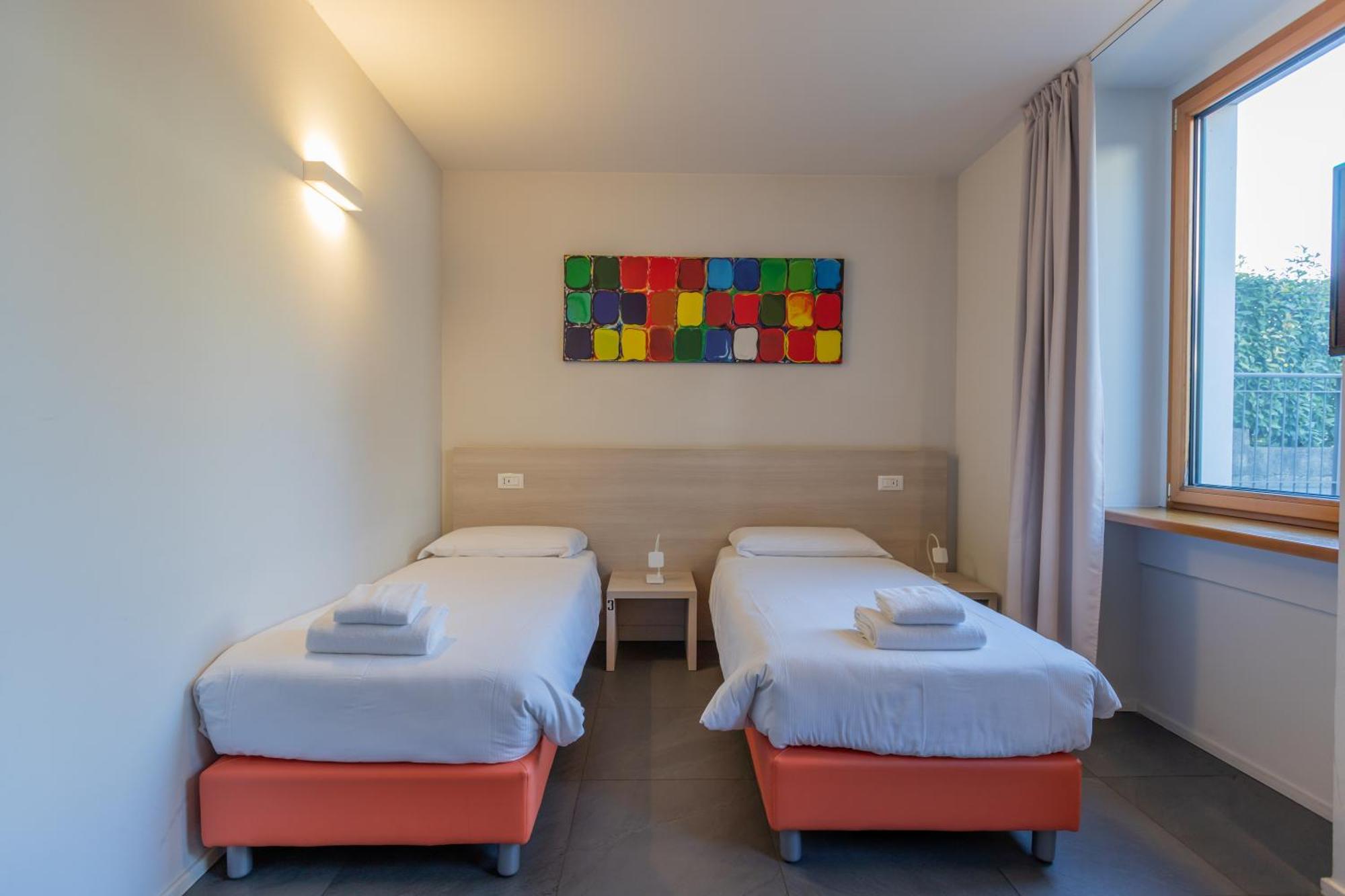 Hostel Stravagante & *