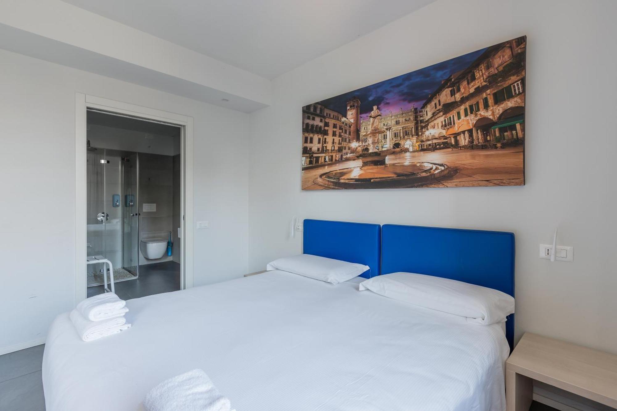 Hostel Stravagante & *