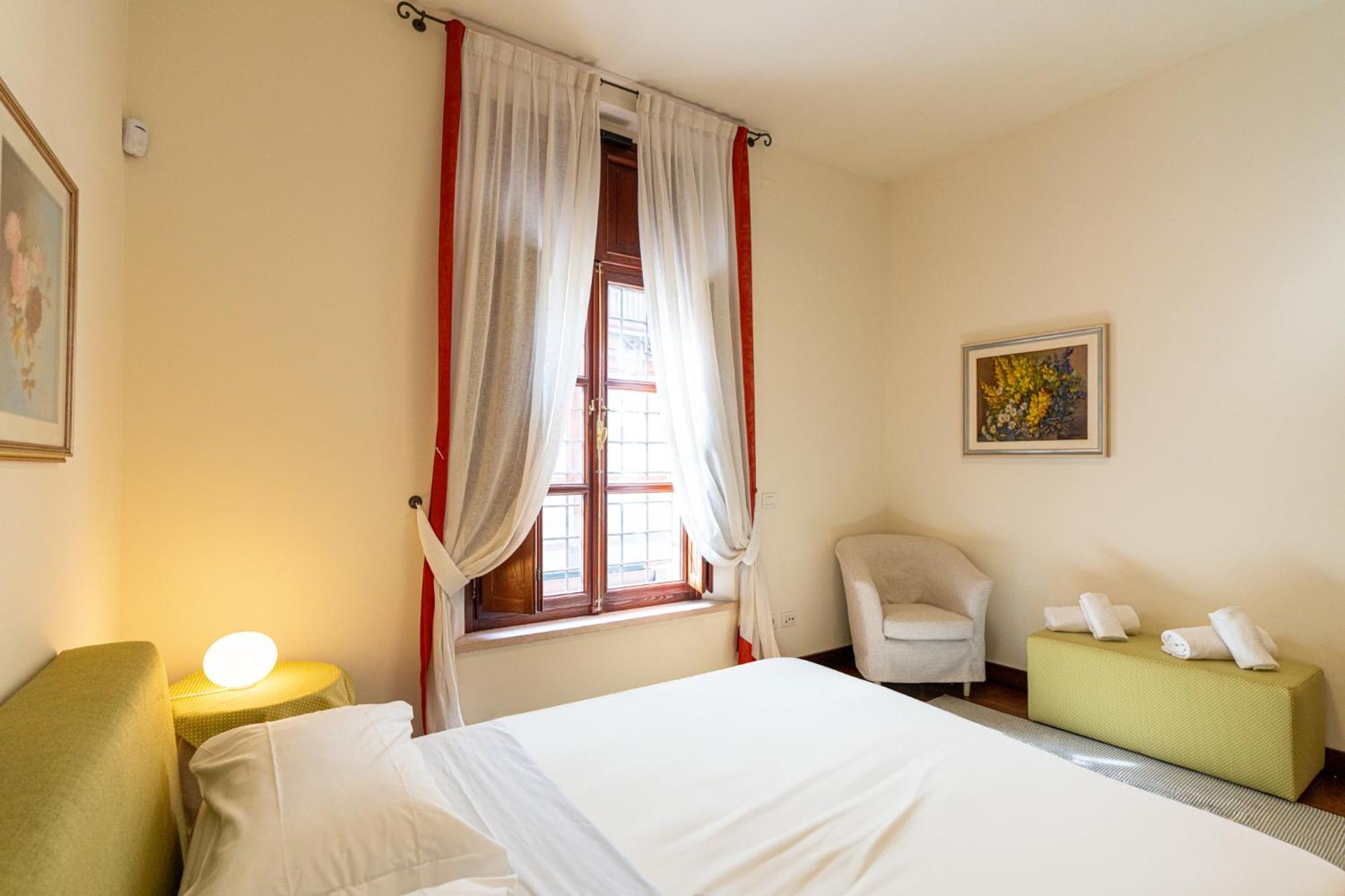 Domus - Palazzo Lugo Apartment