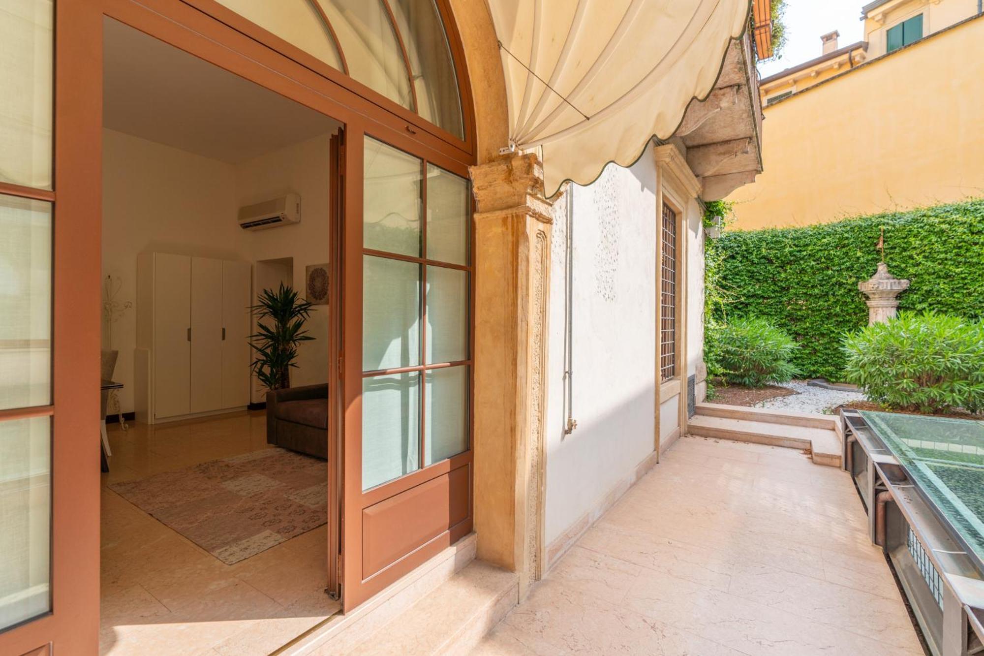 Apartment Domus - Palazzo Lugo Verona