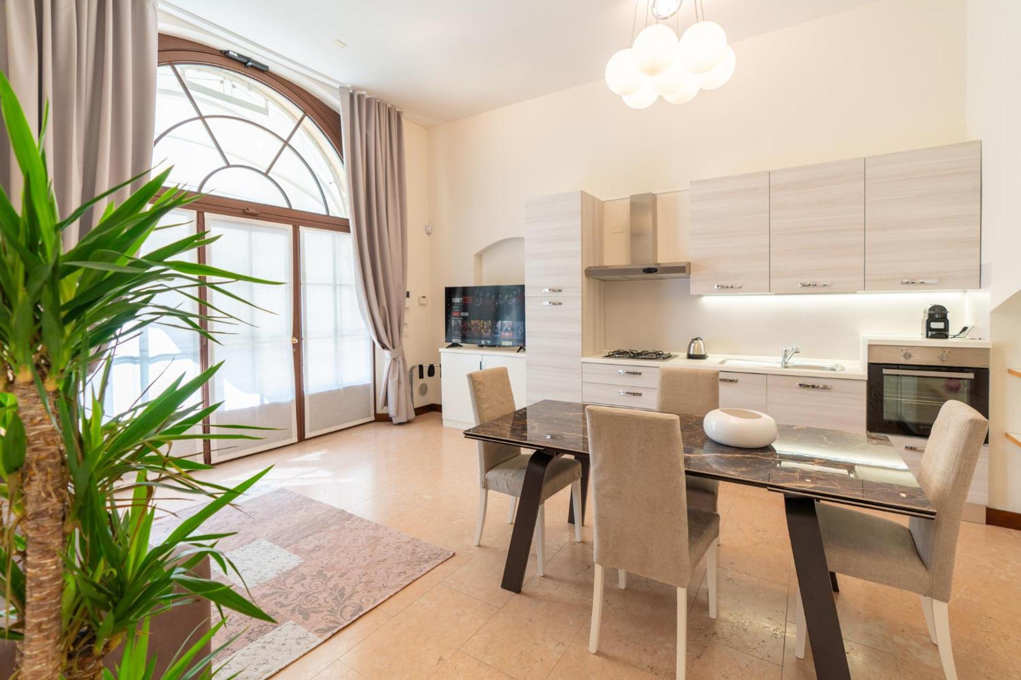 Domus - Palazzo Lugo Apartment