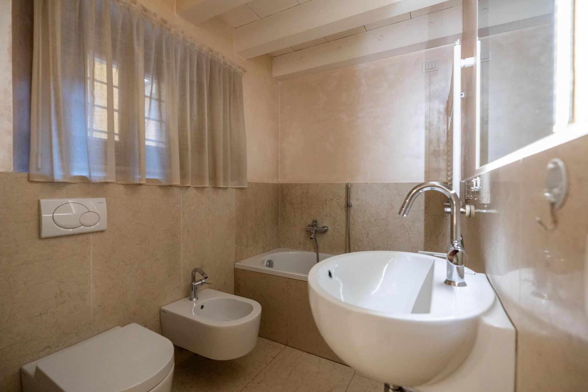 Domus - Palazzo Lugo Apartment