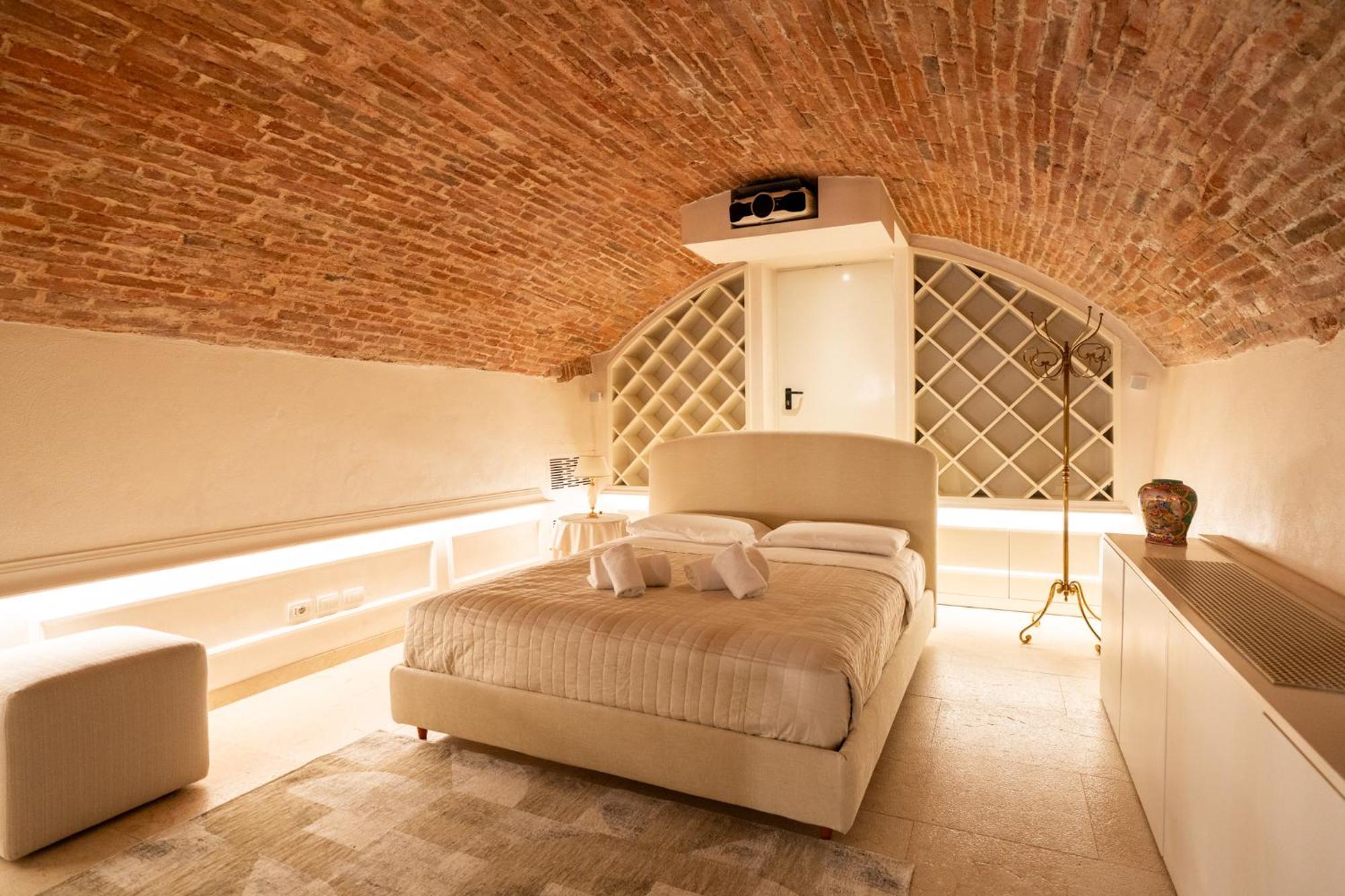 Domus - Palazzo Lugo Apartment