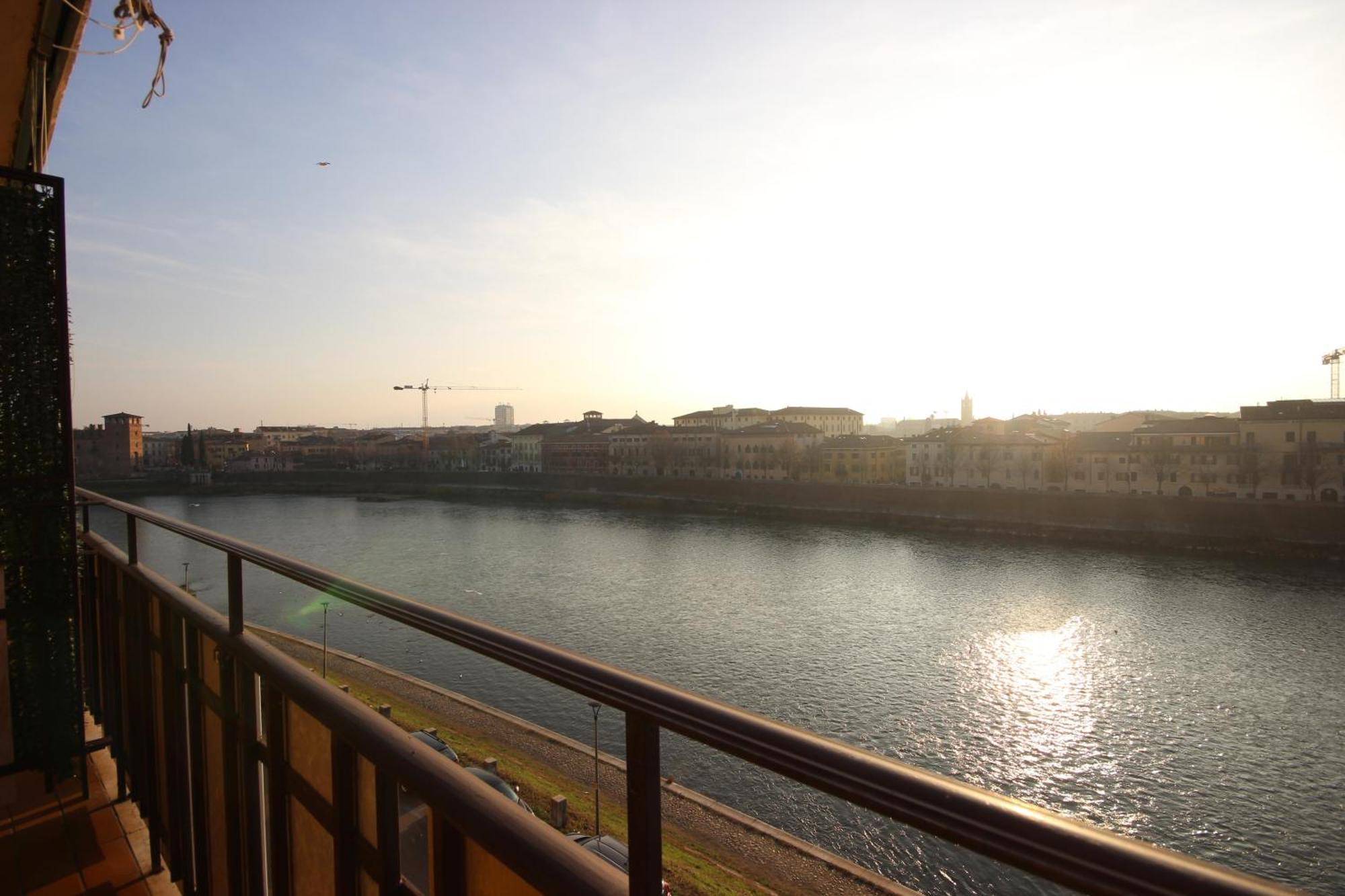 Vr Cangrande On The River Apartment Verona