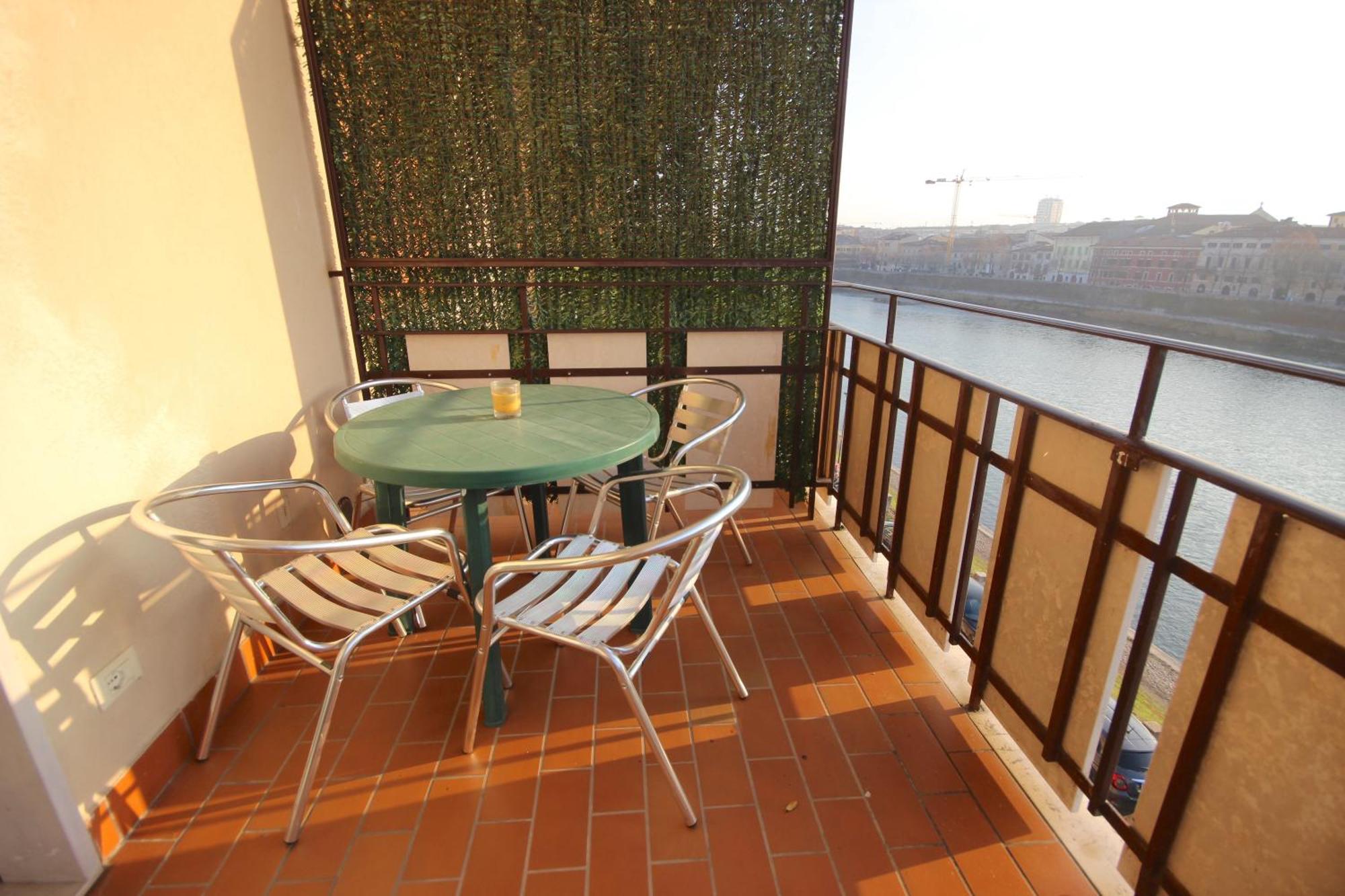 Vr Cangrande On The River Verona
