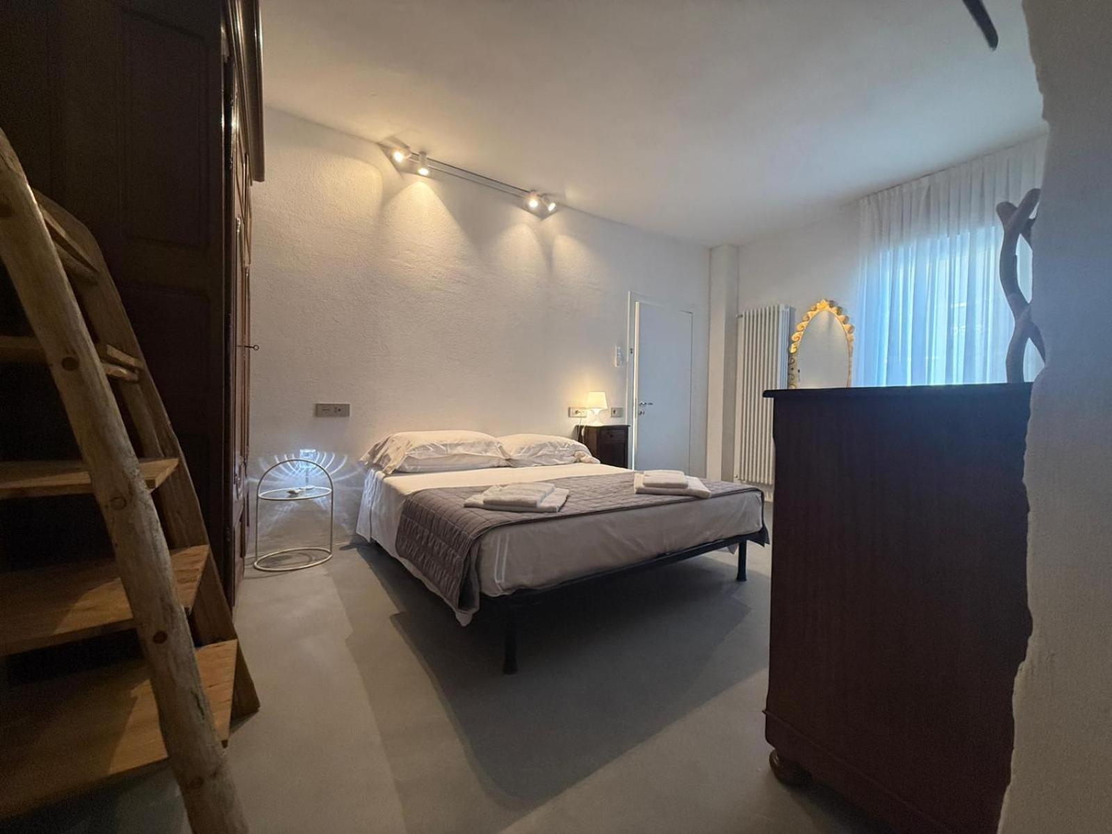 B&B Relax Rooms - Villa Segala 5A Guest house