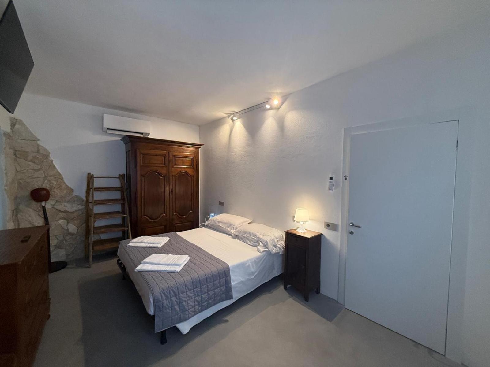 B&B Relax Rooms - Villa Segala 5A