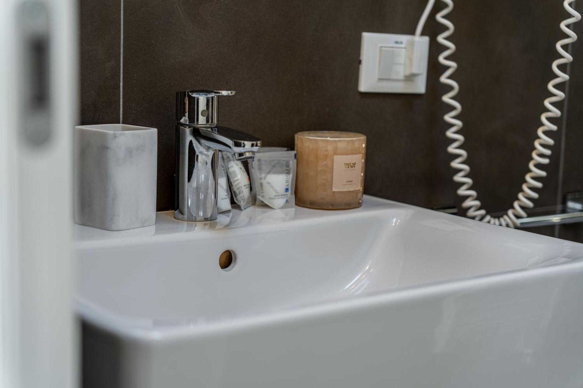 Casa Milu - Vicolo Satiro, Old Town Apartment *