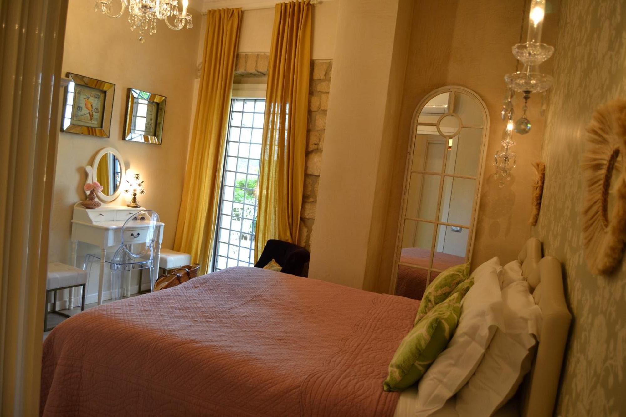 Dolce Santo Stefano Apartment *