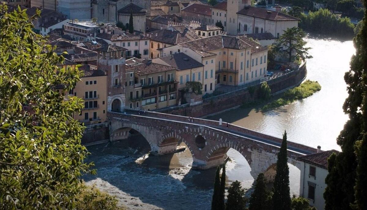 Huoneisto Ponte Pietra In 600 Meters! In Verona