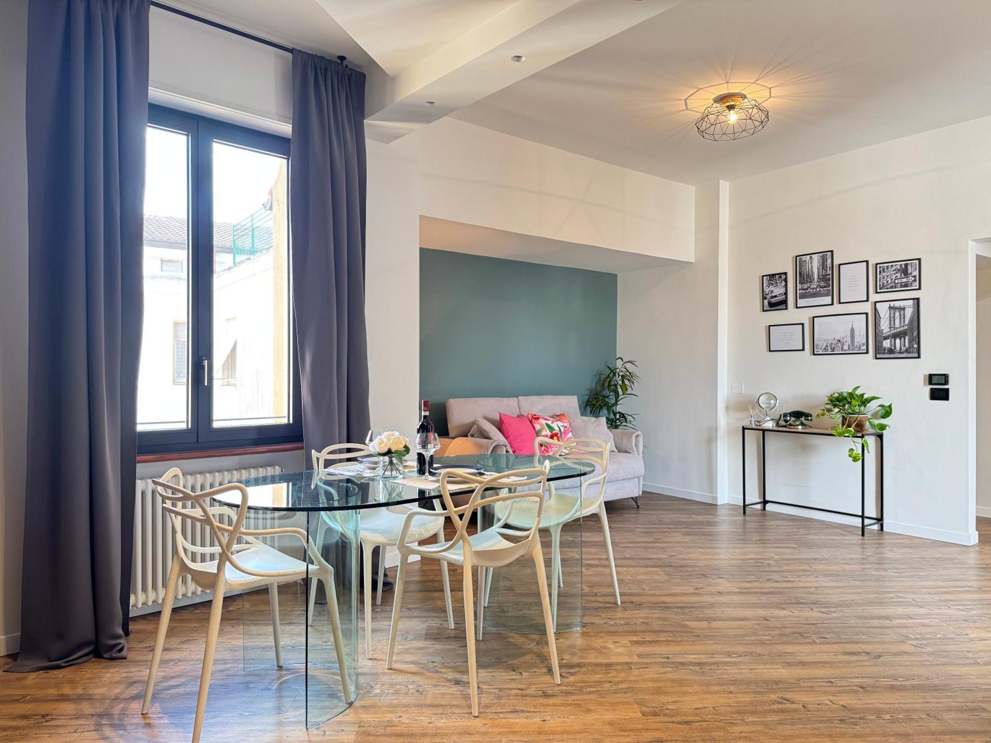 Da Vittoria-lovely With A View, Near The Arena Apartment *