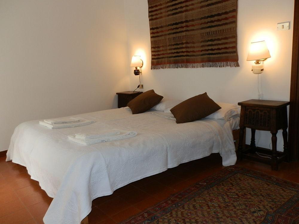 Emilei Hotel
