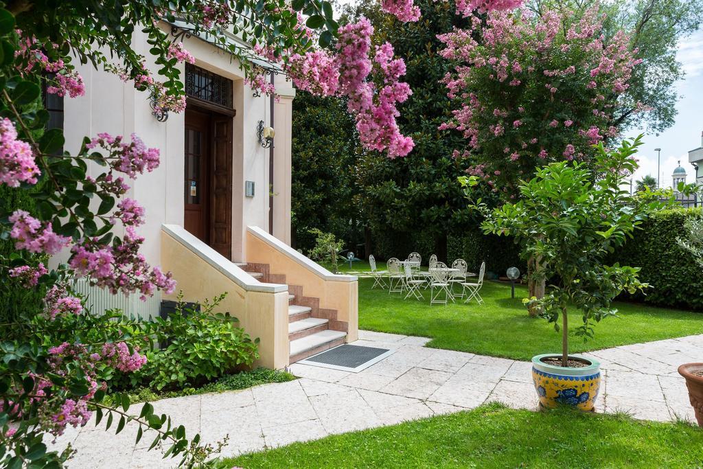 Mainard Aparthotel 2*