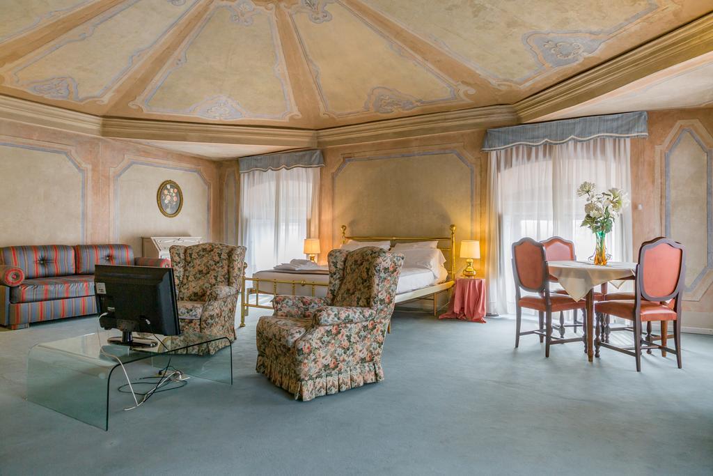 Canossa Apartment
