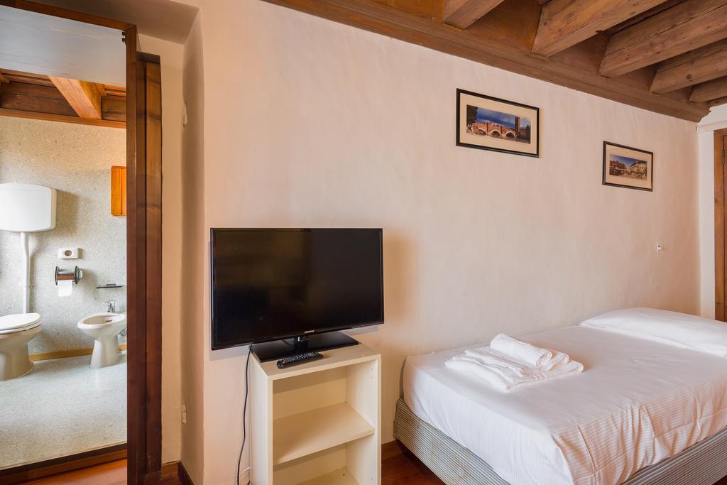 Apartment Canossa *