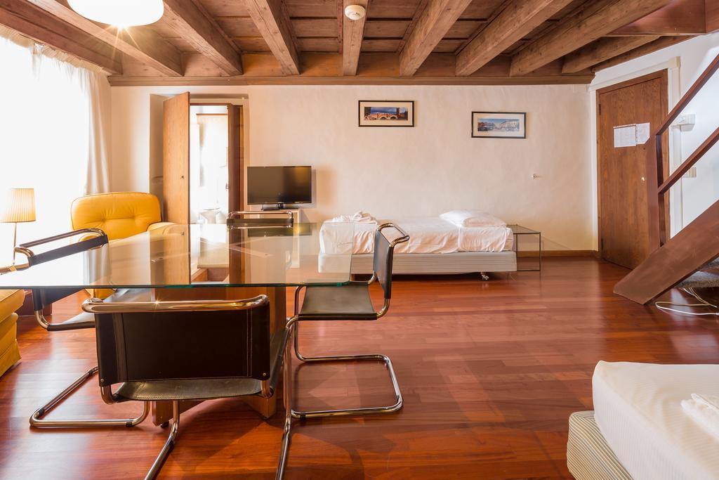 Canossa Apartment *