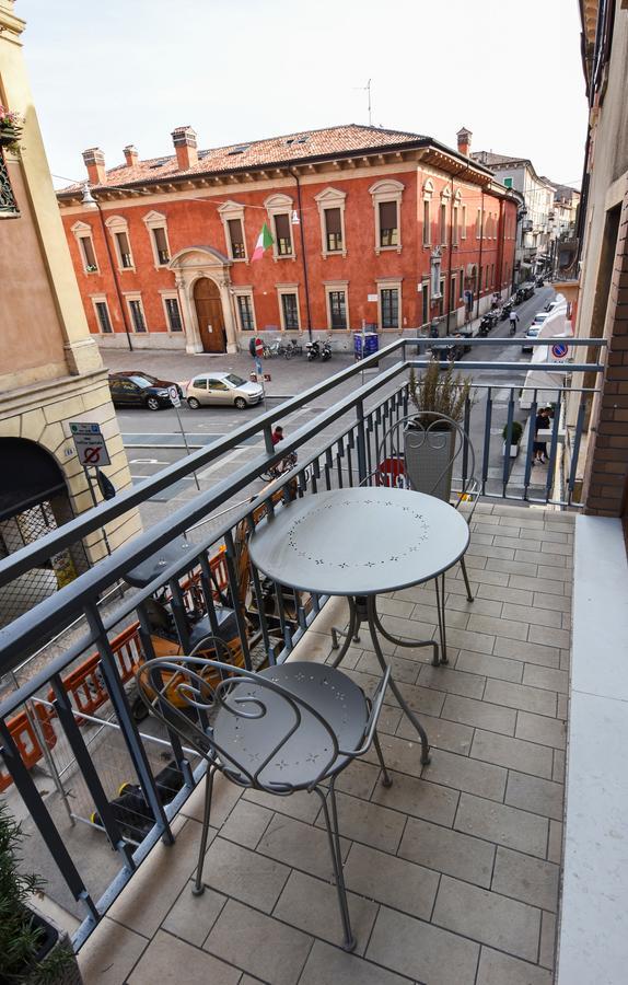 Apartment 3 Amici