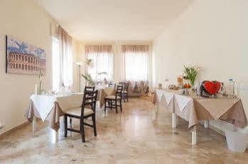 Happiness - Center Bed & Breakfast *