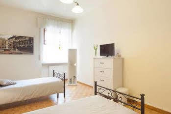 Happiness - Center Bed & Breakfast