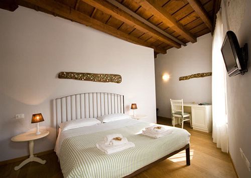 Residenza Cuordiverona Guest house 2*
