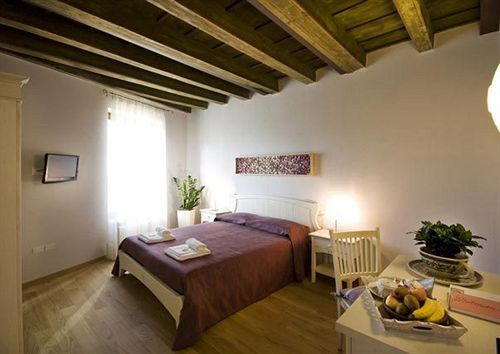 Residenza Cuordiverona Guest house 2*