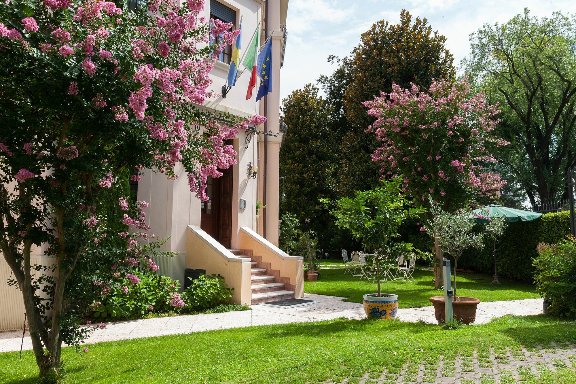 Mainard Aparthotel Verona