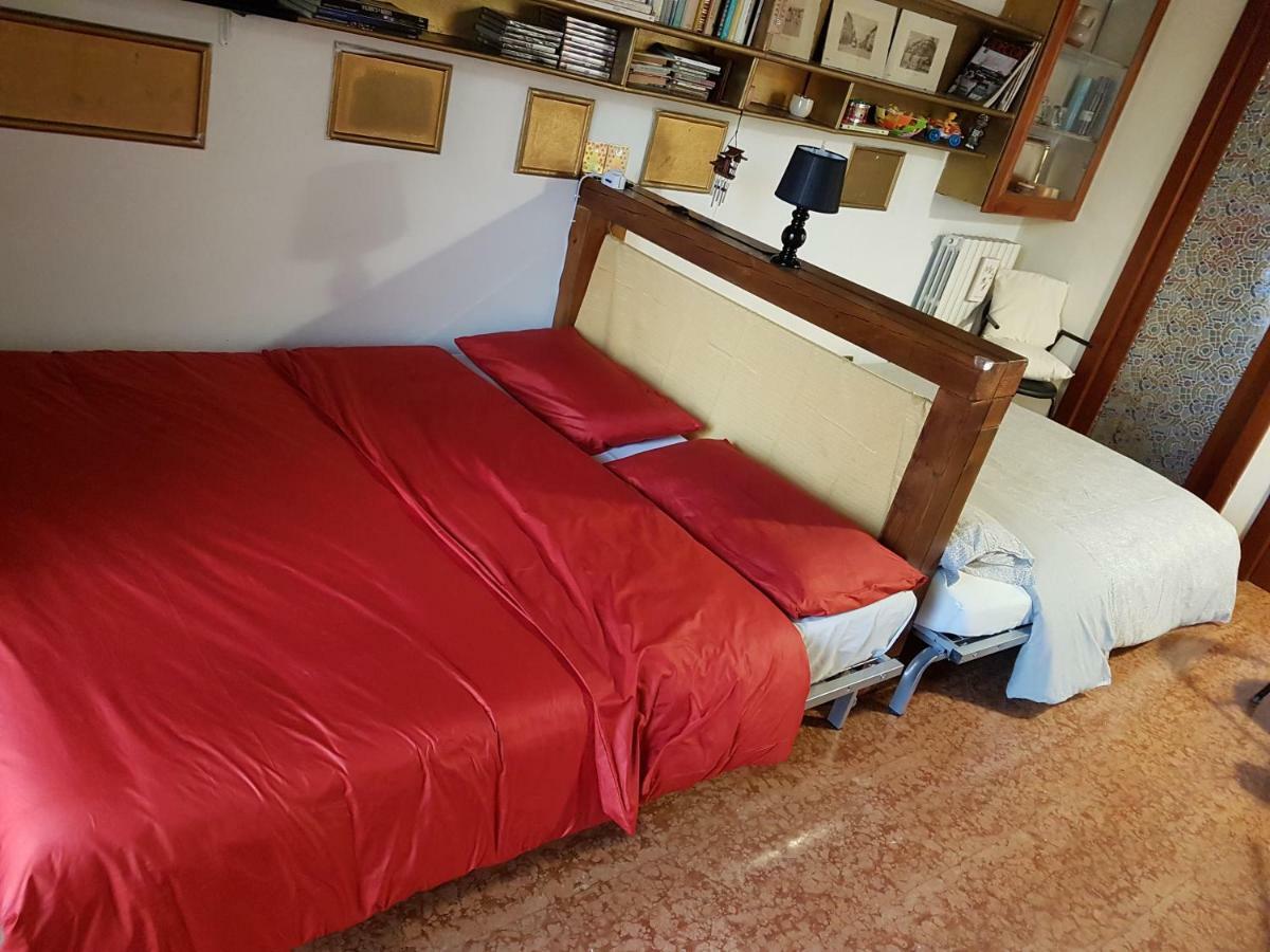 Dora Baltea Monolocale Primo Piano Mansarda Secondo Piano Verona