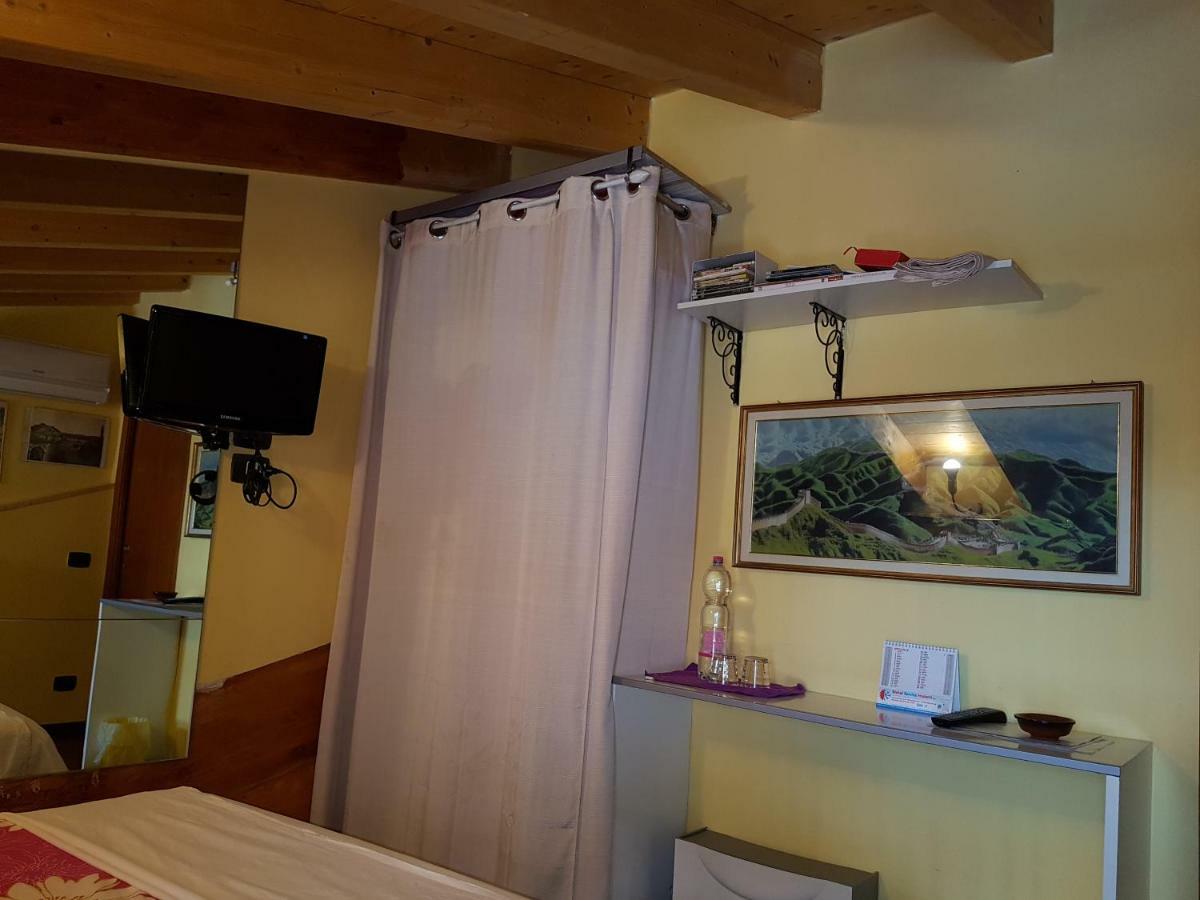 Dora Baltea Monolocale Primo Piano Mansarda Secondo Piano Guest house *