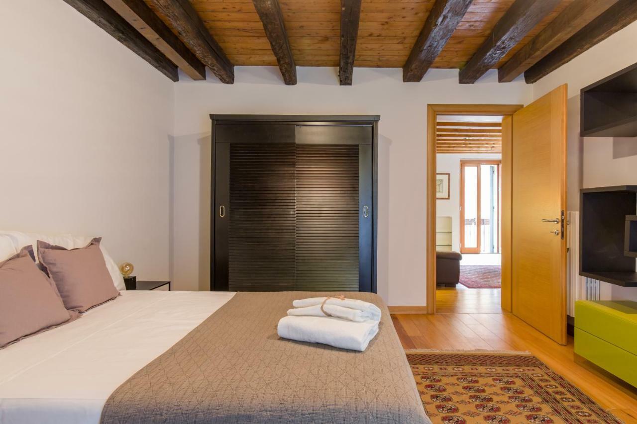 Downtown Apartment *