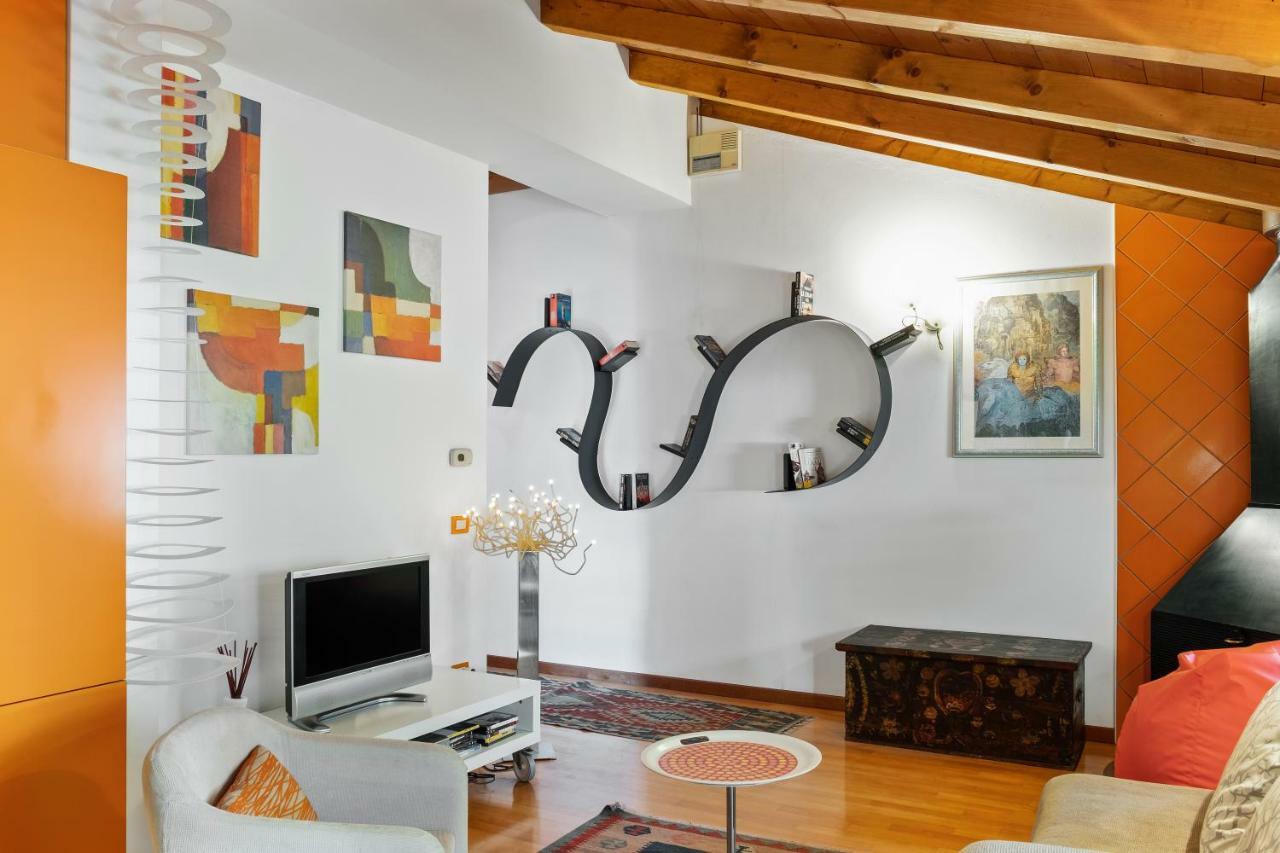 Apartment Porta Vescovo Colourful Flat Verona