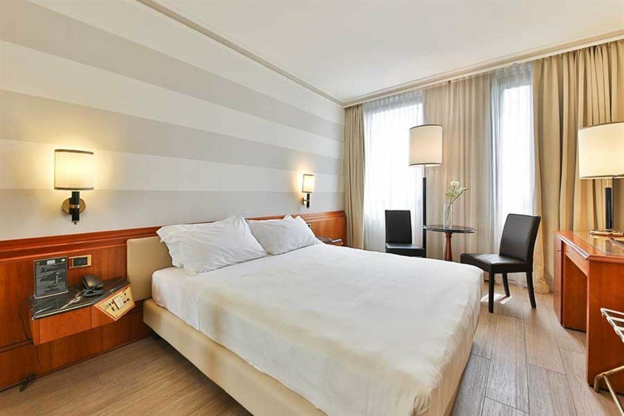 Leon D'oro Khách sạn 4*