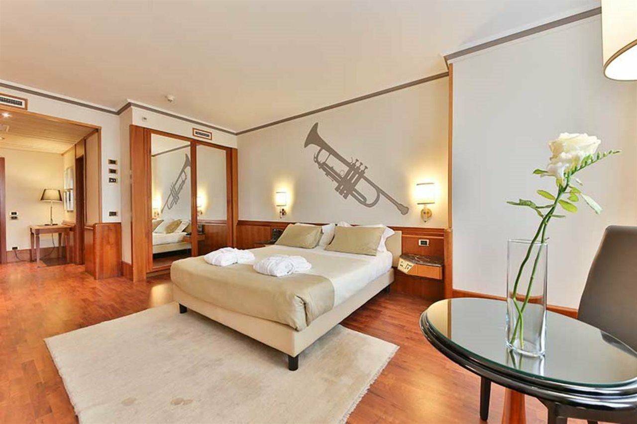Leon D'oro Khách sạn 4*